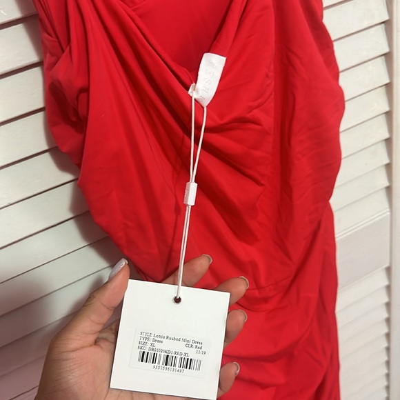 Red ruched body-con dress - Picture 4 of 4